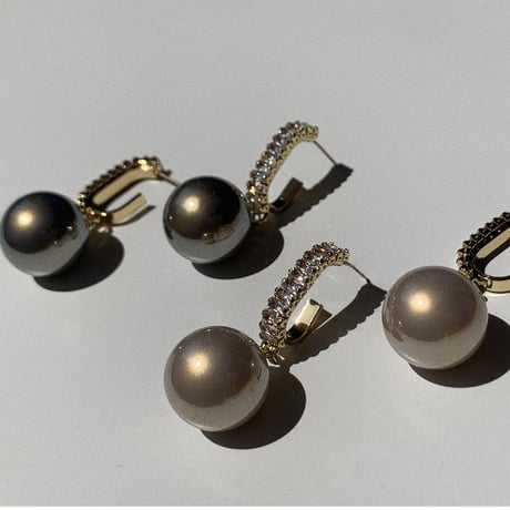 pearl × stone loop  pierce