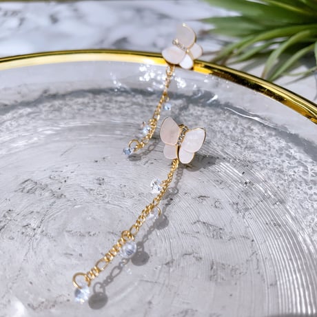 shell butterfly × clear chain 2way pierce