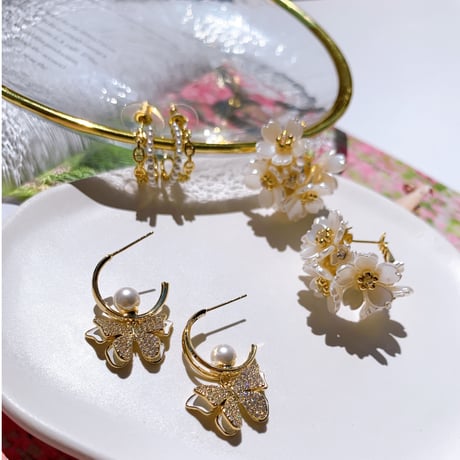 chain × pearl hoop  pierce
