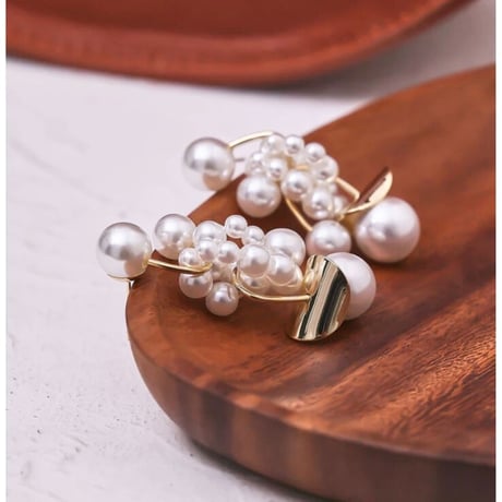 gold × pearl elegant pierce