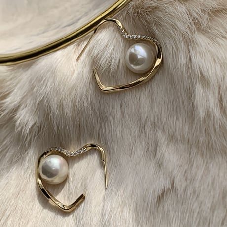 pearl in heart hoop pierce