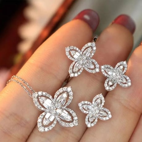 flower stone solid body necklace