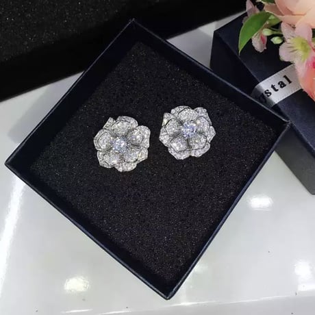 flower stone pierce