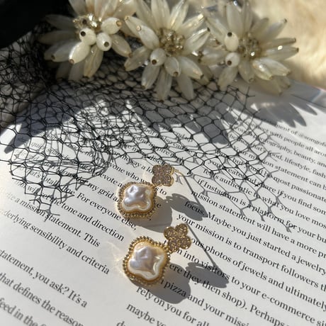 double flower baroque pearl pierce