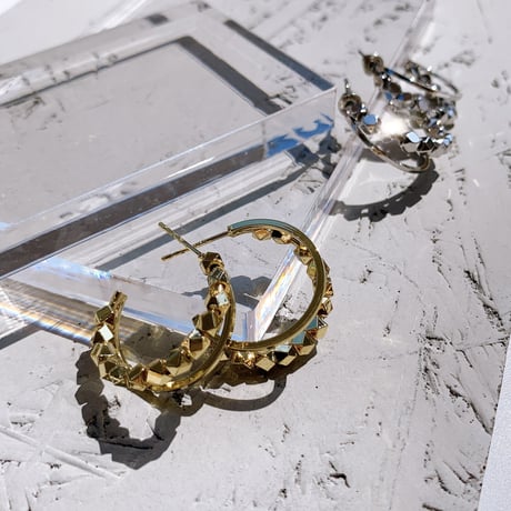 double hoop pierce