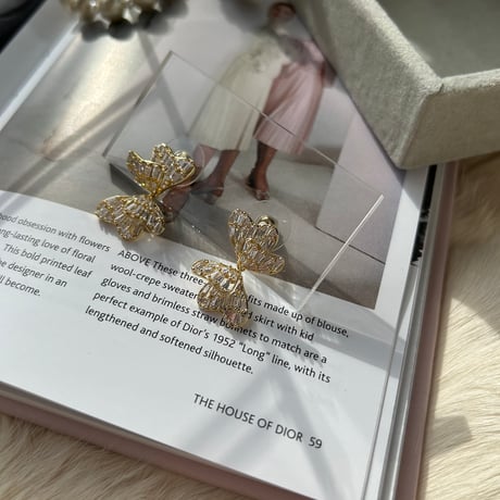 butterfly stone sway pierce
