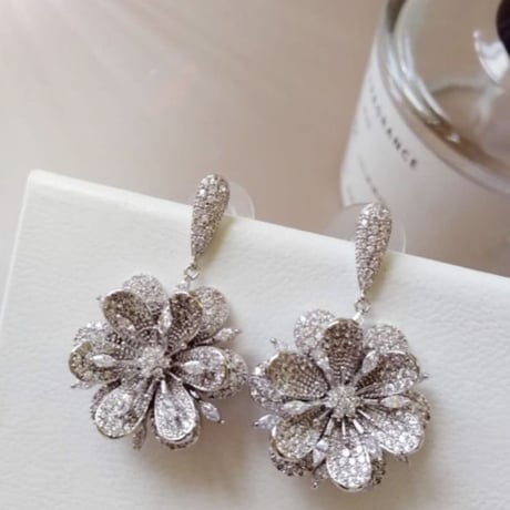 flower shine stone pierce