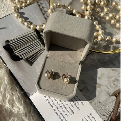 heart × pearl pierce