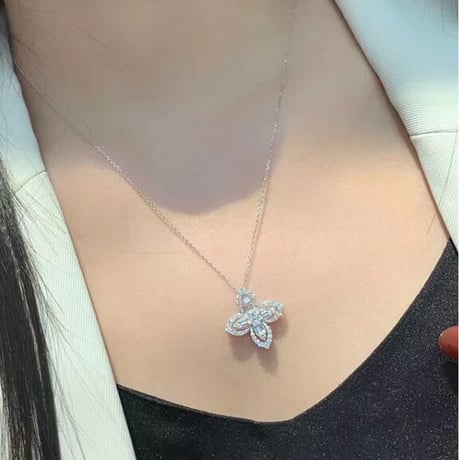 flower stone solid body necklace