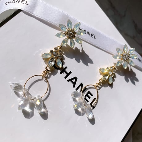 flower × bee long pierce