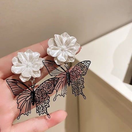 black butterfly × flower  pierce