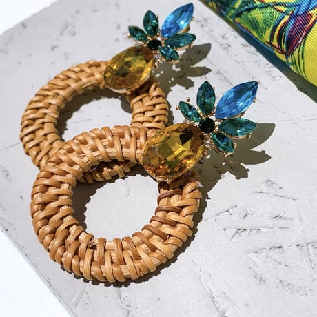 pineapple lantern pierce