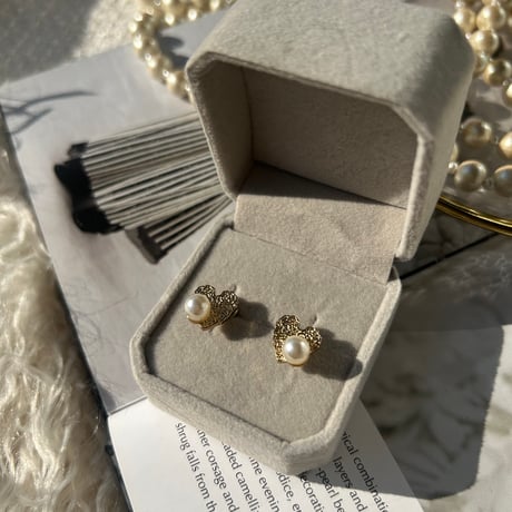 heart × pearl pierce