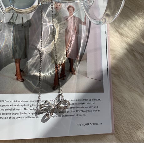 ribbon stone necklace