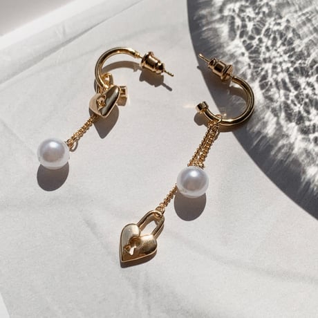heart key  pearl asymmetry pierce