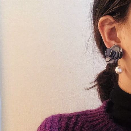 flower pearl catch  pierce