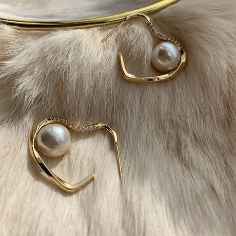 pearl in heart hoop pierce