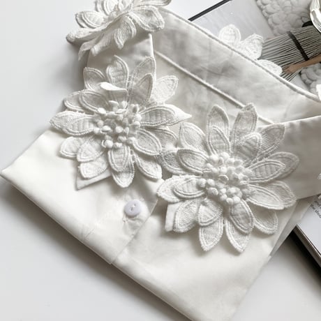 flower volume attached collar