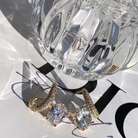 feeling of solidity stone pierce