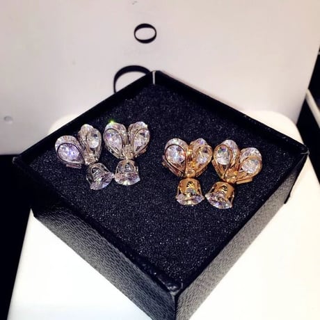flower × stone catch pierce