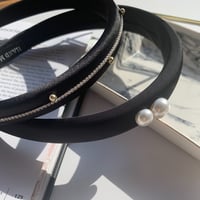 black hair band