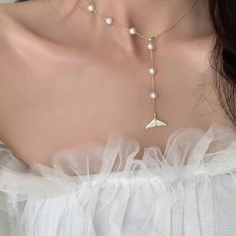 tail × pearl necklace