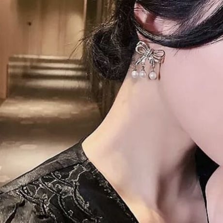 ribbon × three pearl pierce
