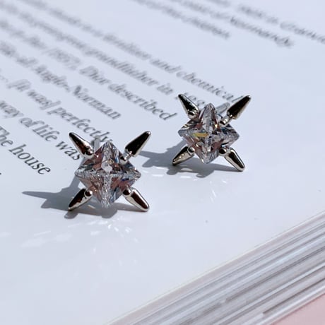 studs × square stone pierce
