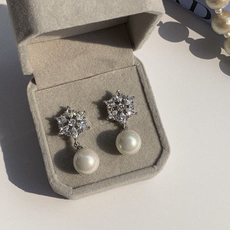 flower stone × pearl pierce