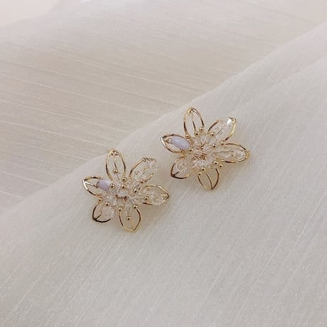 flower bijou pierce