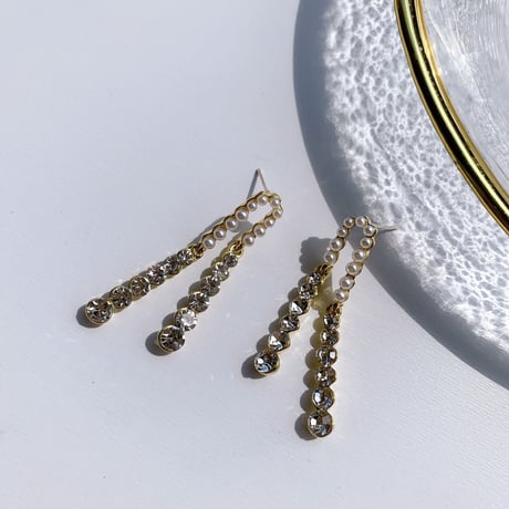 stone × pearl double pierce