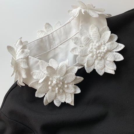 flower volume attached collar