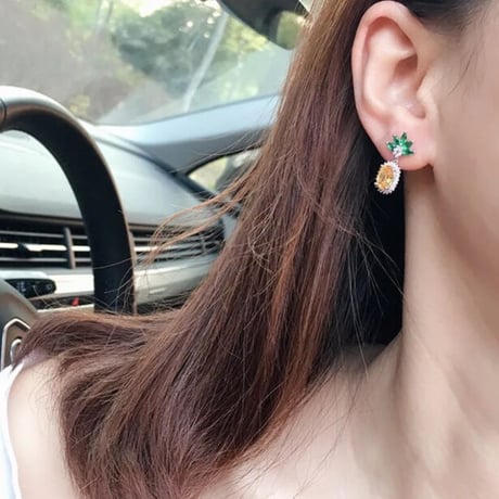 stone pineapple small pierce