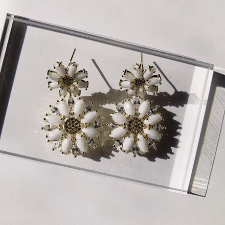 double marguerite pierce