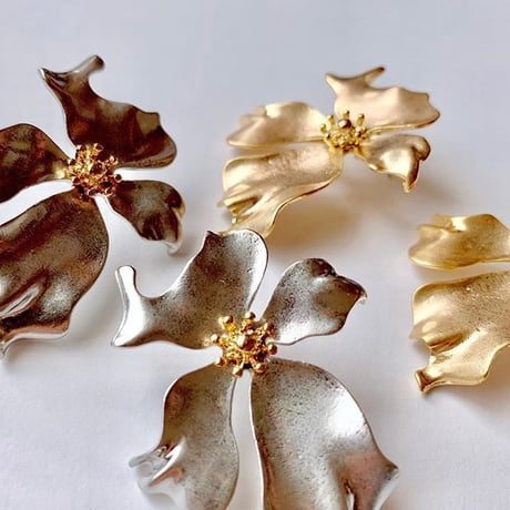 vintage flower  pierce