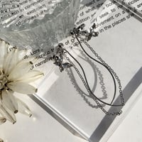 butterfly stone curve × chain earring/pierce