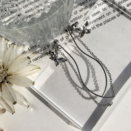 butterfly stone curve × chain earring/pierce