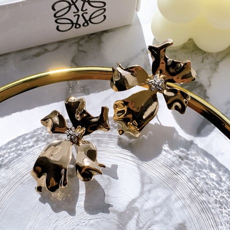 metal gold  flower