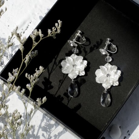 flower × clear drop pierce