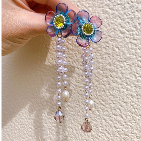 clear flower × long pearl pierce