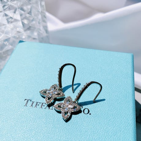 flower stone hook pierce