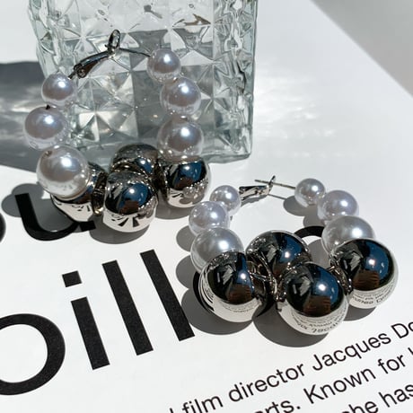 pearl × silver bowl big hoop pierce