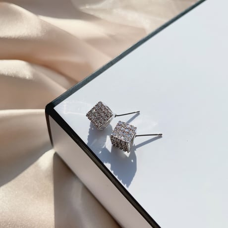 stone cube pierce