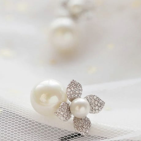 flower × pearl pierce