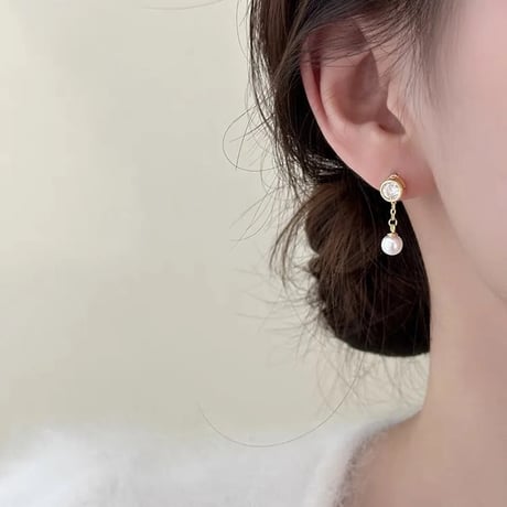 stone chain pearl catch pierce