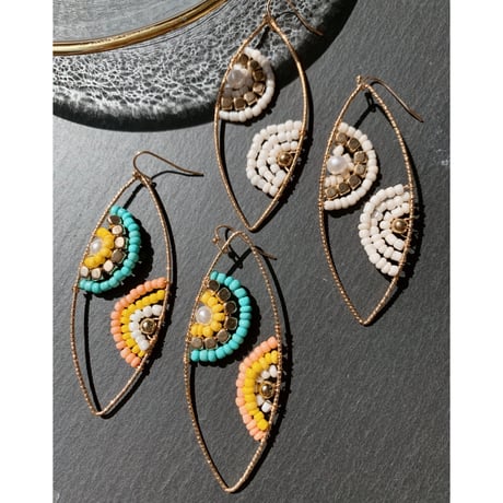 bees hook pierce