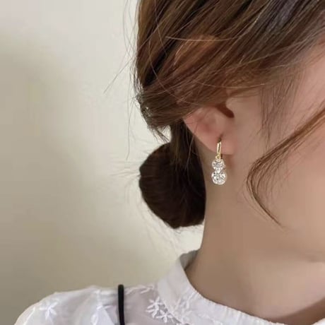 stone ×  pearl bowl loop pierce