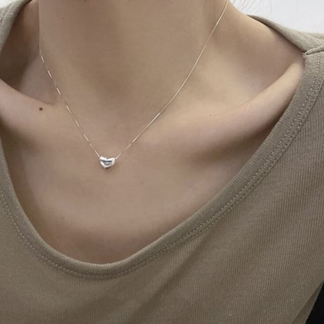 silver heart point necklace