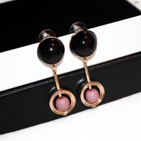 black × pink circl pierce