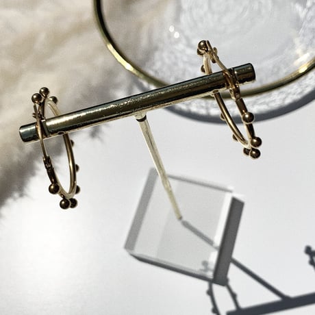 simple gold bowl hoop  pierce